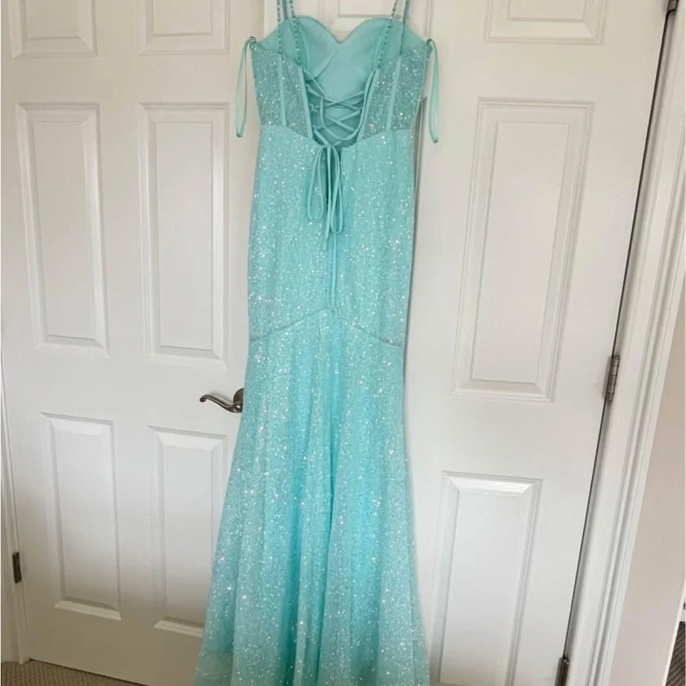 Blue Bodycon Prom Dress with Sweetheart Neckline - Picture 5 of 7